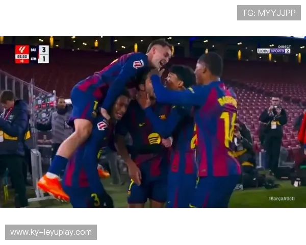 巴萨连续传导撕裂防守，拉菲尼亚射门再中一球