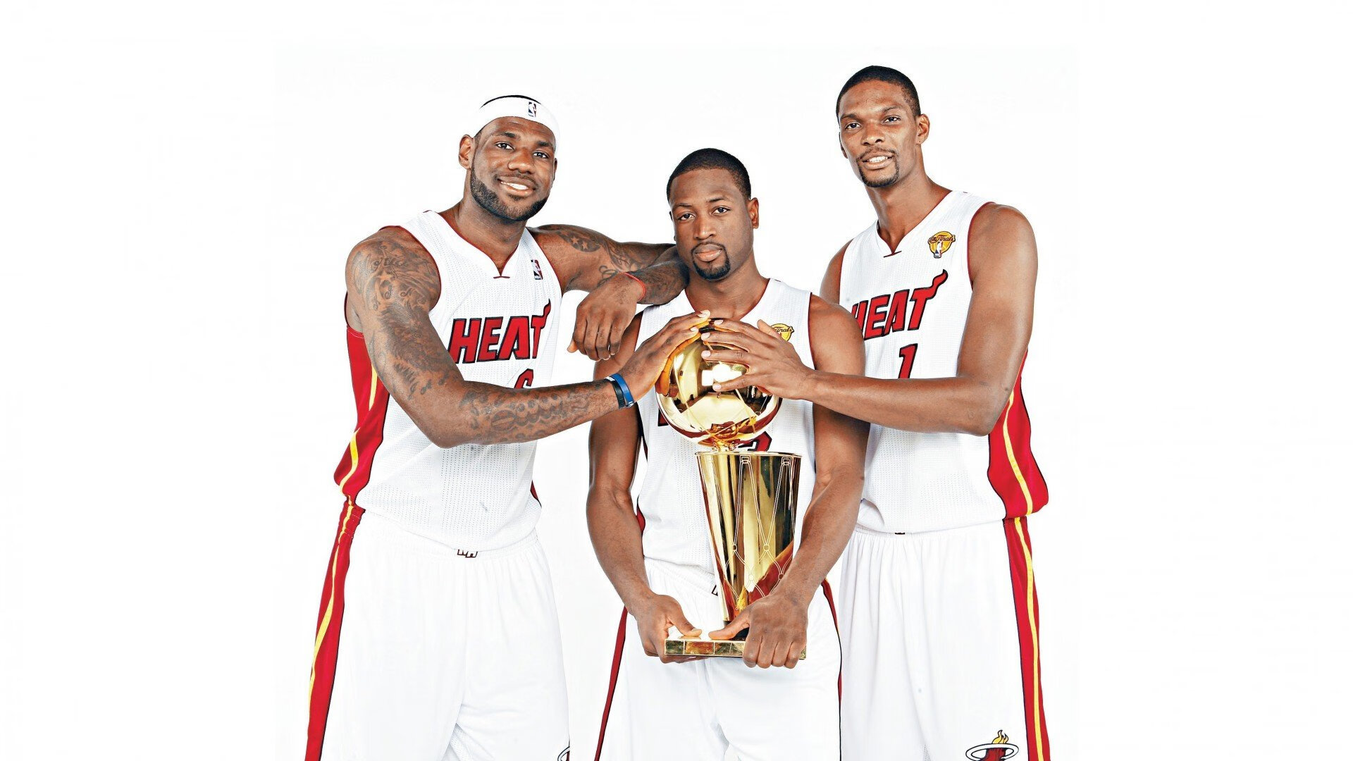 五大联赛阵容平均年龄变化揭示建队思路，五大联赛平均身价