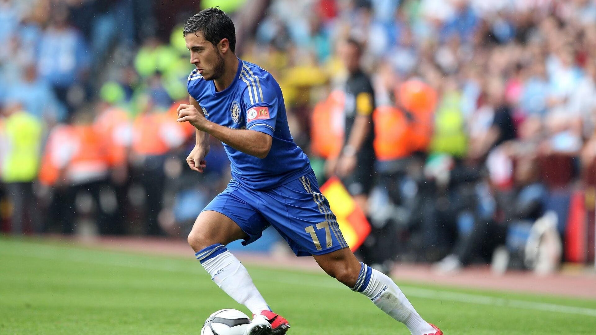 体育记者关注点从战术扩展到情感层面,体育记者的基本素质